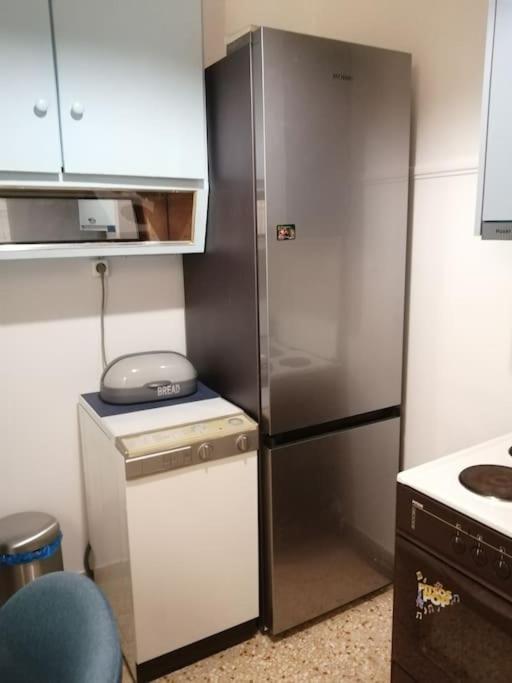 Ανακαινισμένο 8 Λεπτά Από Το Μετρό. Apartment Athens Exterior photo